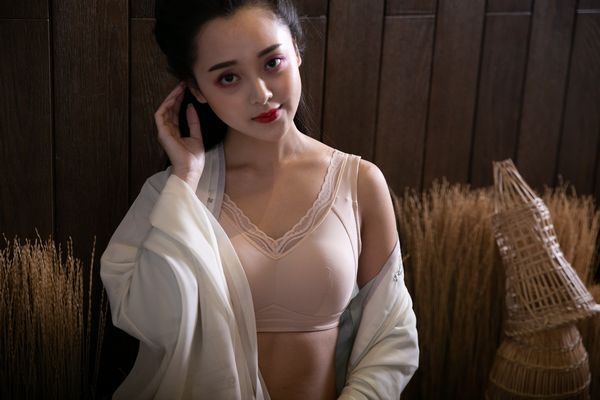 美图欣赏-63张美女模特内衣拍摄RAW原片(4)