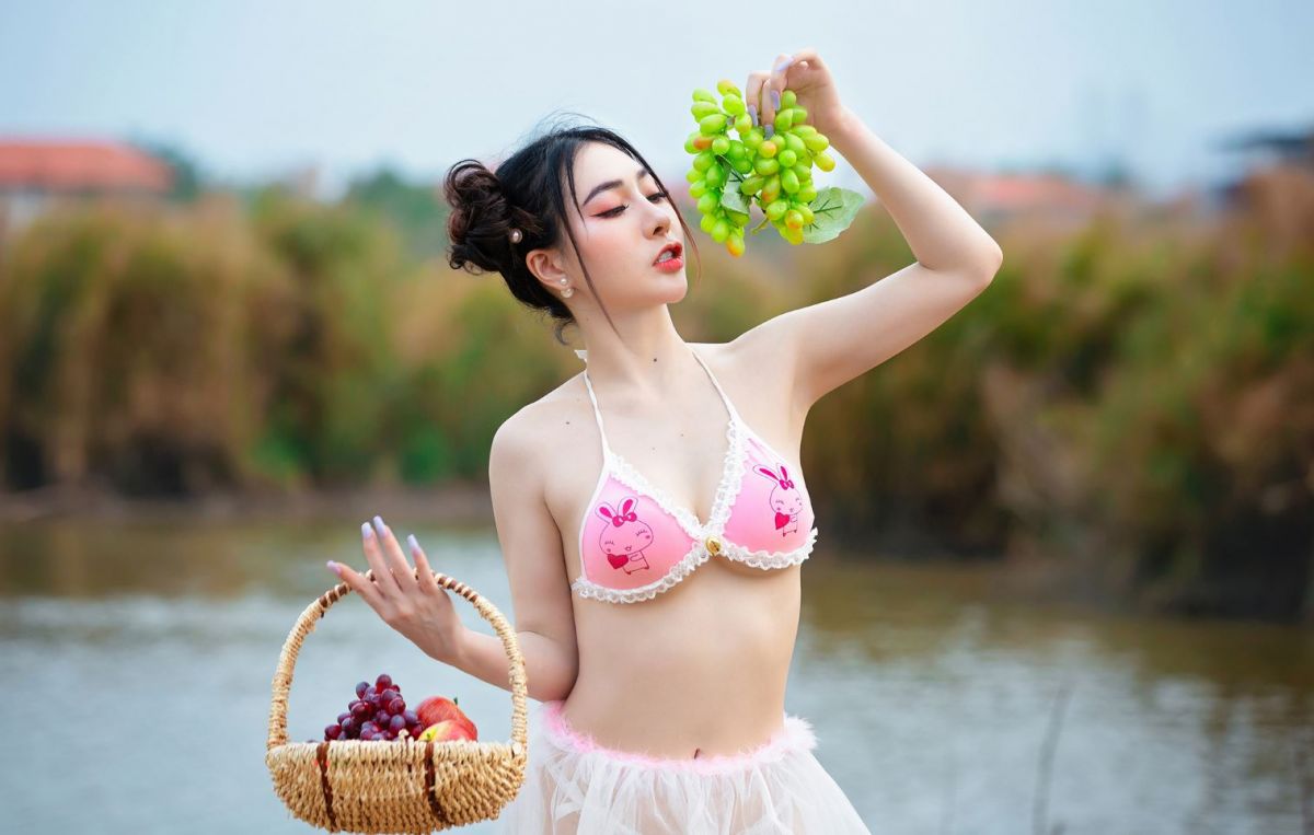 美图欣赏-10张性感可爱兔美女河边写真RAW原片(3)