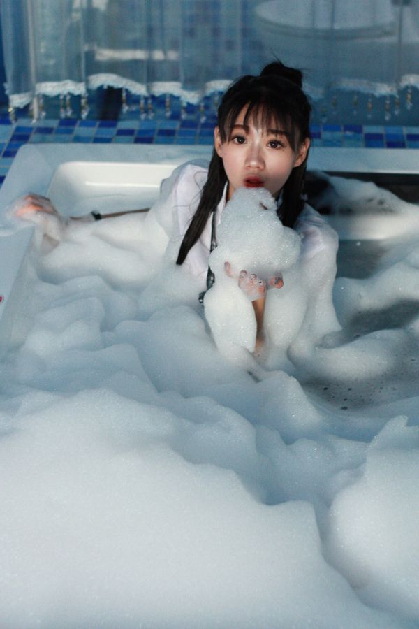 美图欣赏-12张青春少女浴室浴缸湿身写真RAW原片 练习参考素材(11)