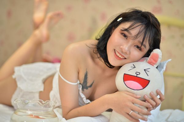 美图欣赏-9张漂亮可爱美女私房写真拍摄RAW原片下载NIKON D4(8)